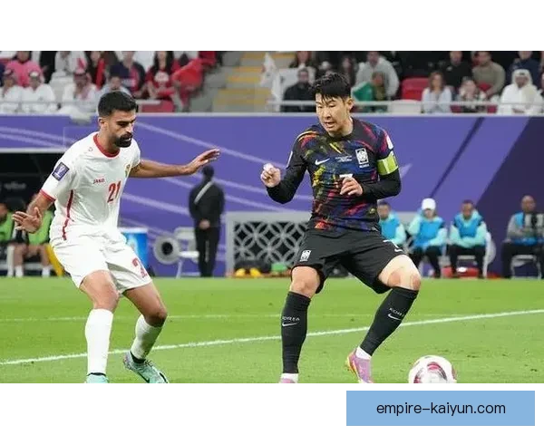 孙兴慜在国家队更衣室的领导作用备受关注，展现出团队凝聚力。