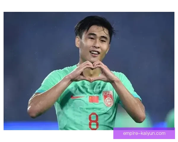 戴伟浚技术特点：控球细腻传球精准，中场组织能力持续提升升